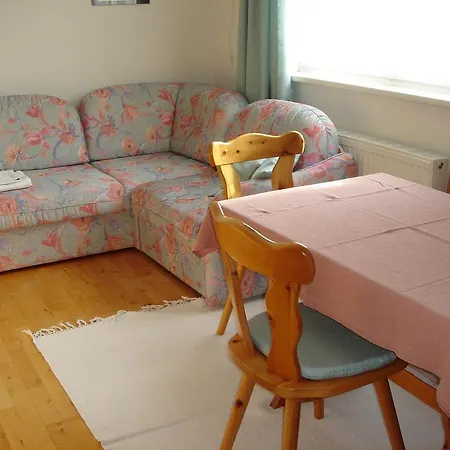 Gaesteappartement Erlbacher Richard 公寓 斯拉德明